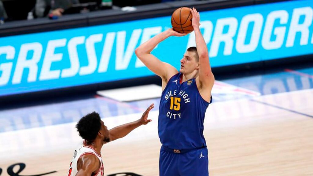 Nuggets vence Blazers