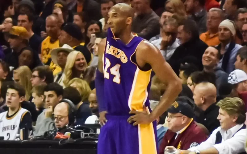 Kobe Bryant mudou número