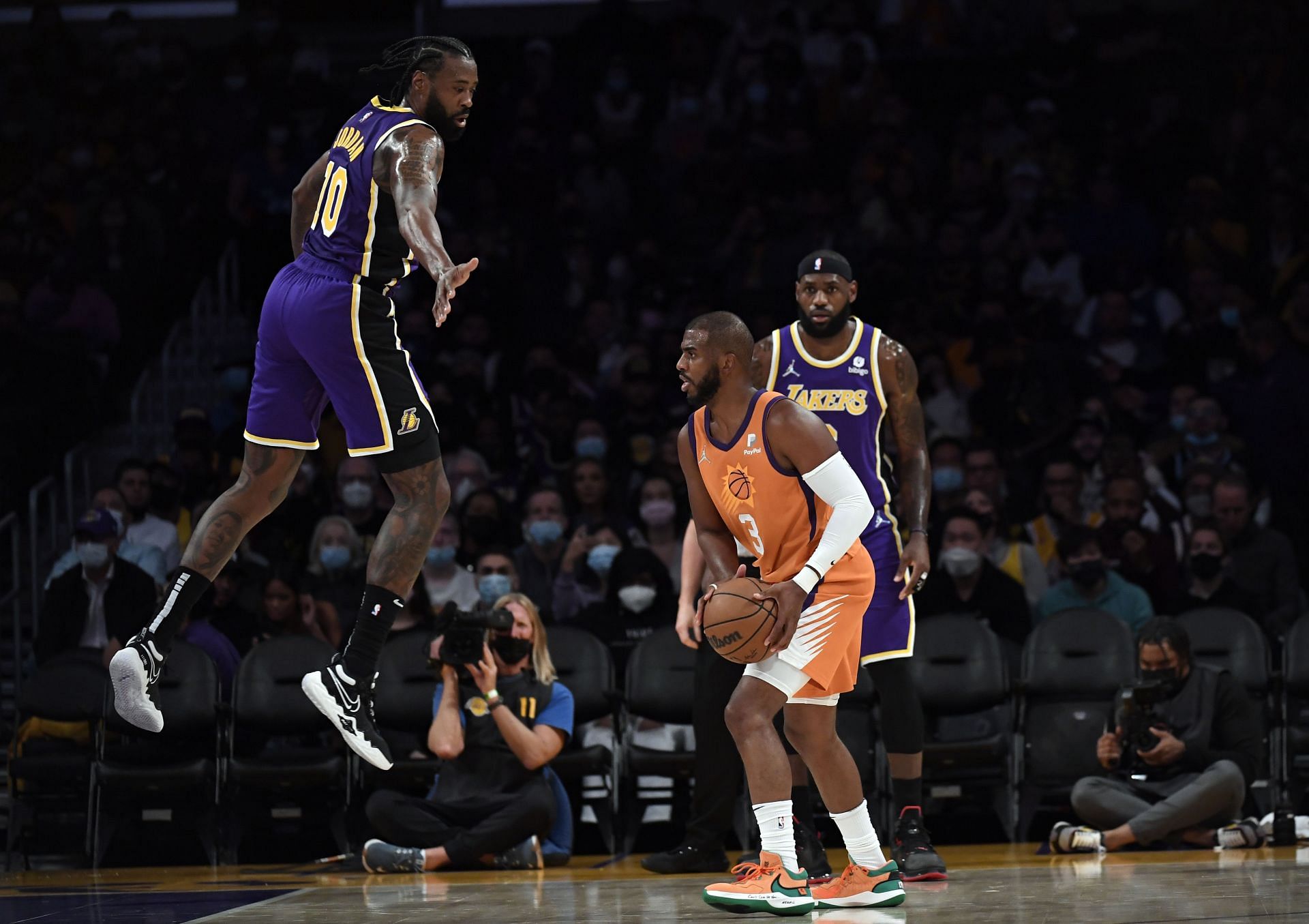Suns Lakers partida tumultuada