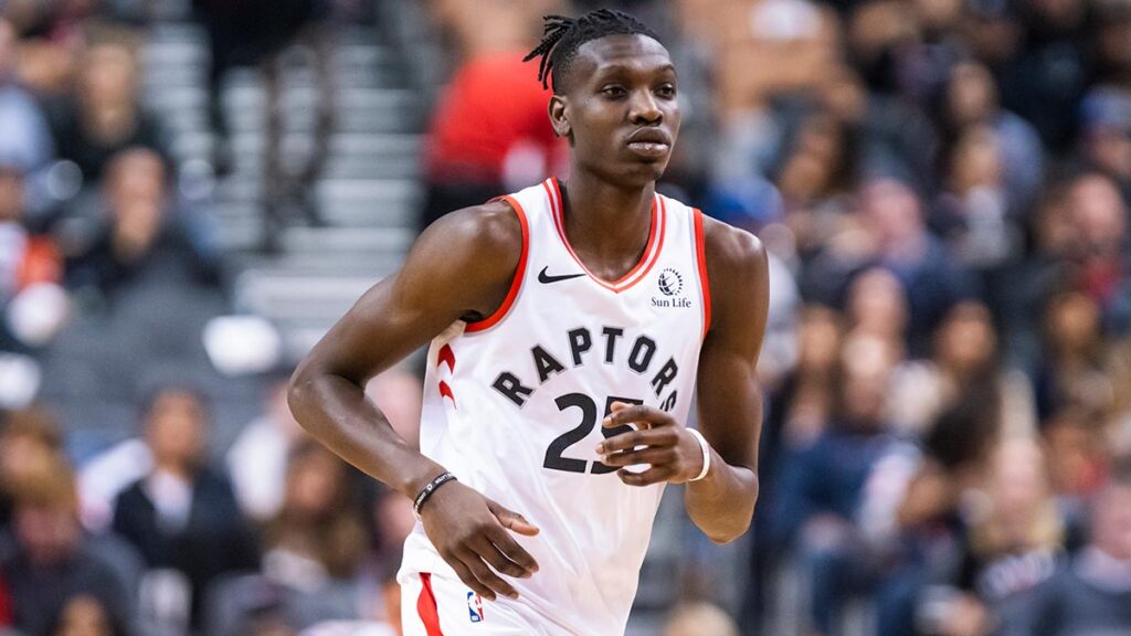 Chris Boucher renova Toronto Raptors três anos