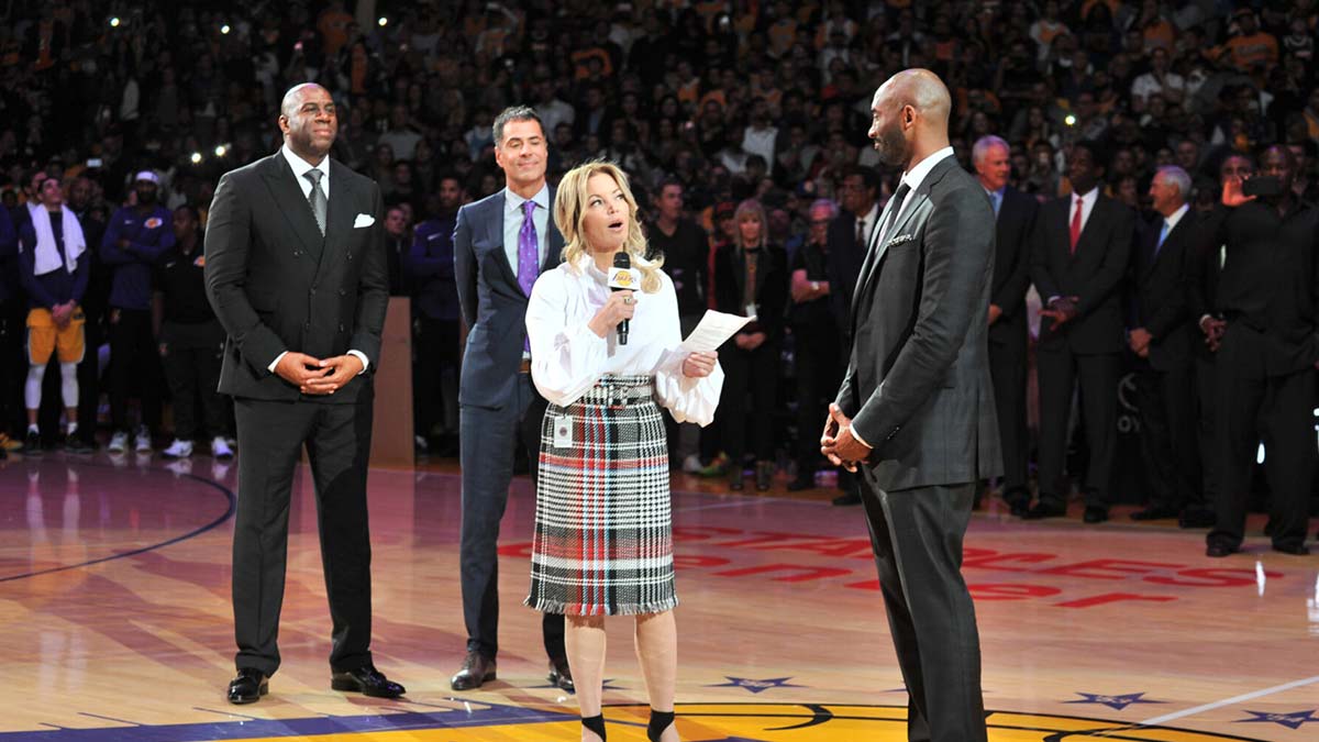Jeanie Buss Los Angeles Lakers falta Kobe Bryant