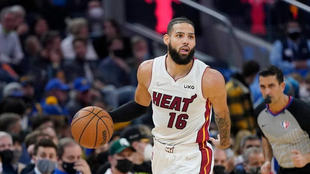 Caleb Martin renova Miami Heat três anos