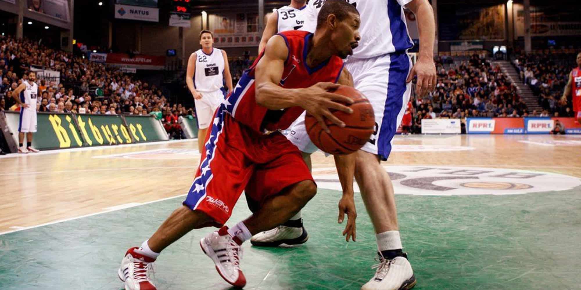 Pessoas baixas podem ser bons jogadores de basquete? - Quora