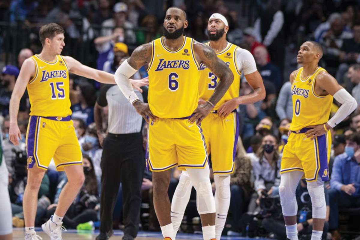 Lakers apostar desistir temporada