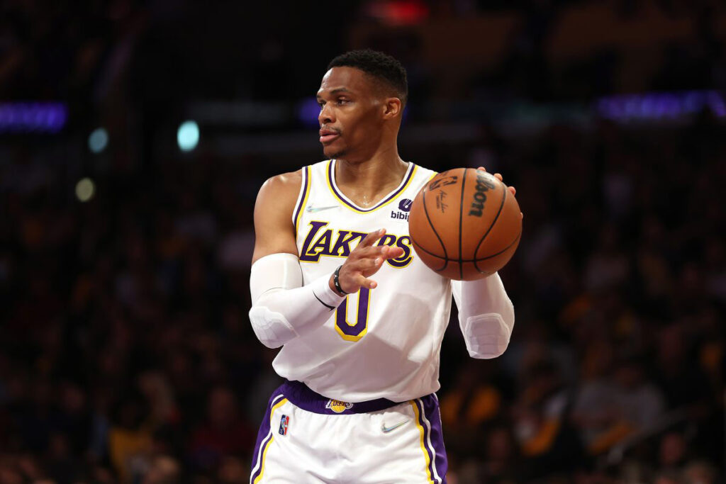 Westbrook quebra recorde Magic Johnson Lakers