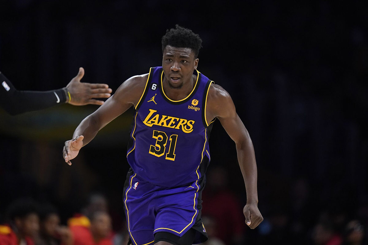 Lakers troca Thomas Bryant Nuggets