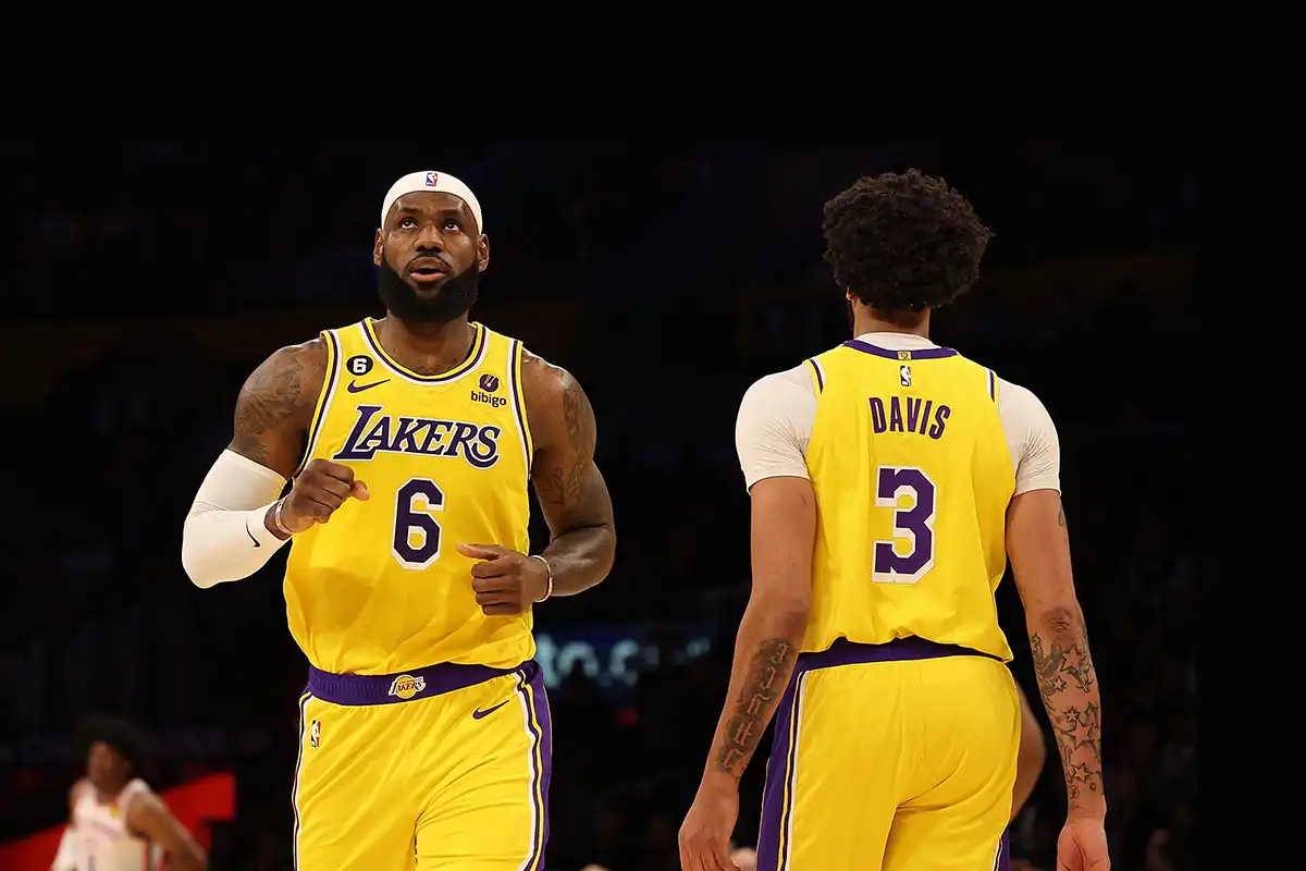 Time de basquete Los Angeles Lakers é atingido pelo bug do