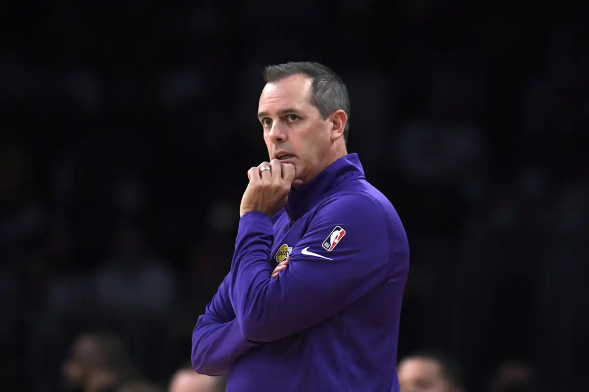 Phoenix Suns Frank Vigel treinador