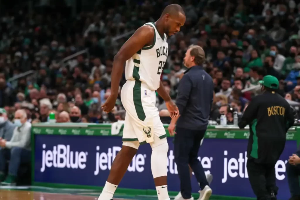 Khris Middleton cirurgia