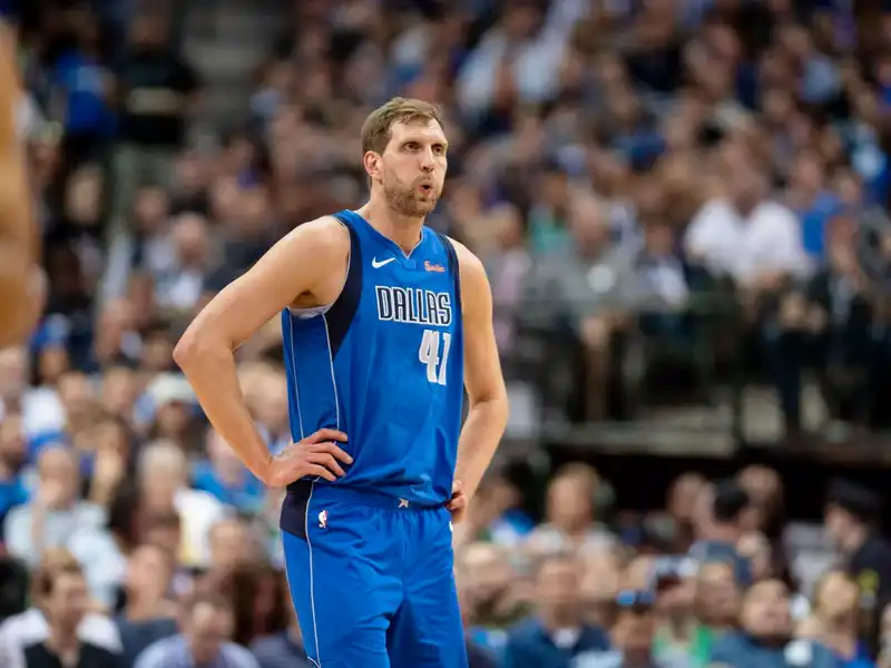 Dirk Nowitzki - Dallas Mavericks