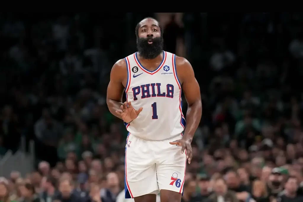 James Harden multado