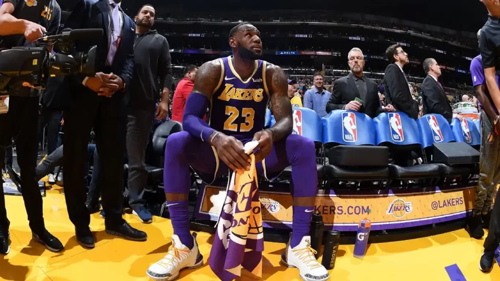 LeBron treinador Lakers