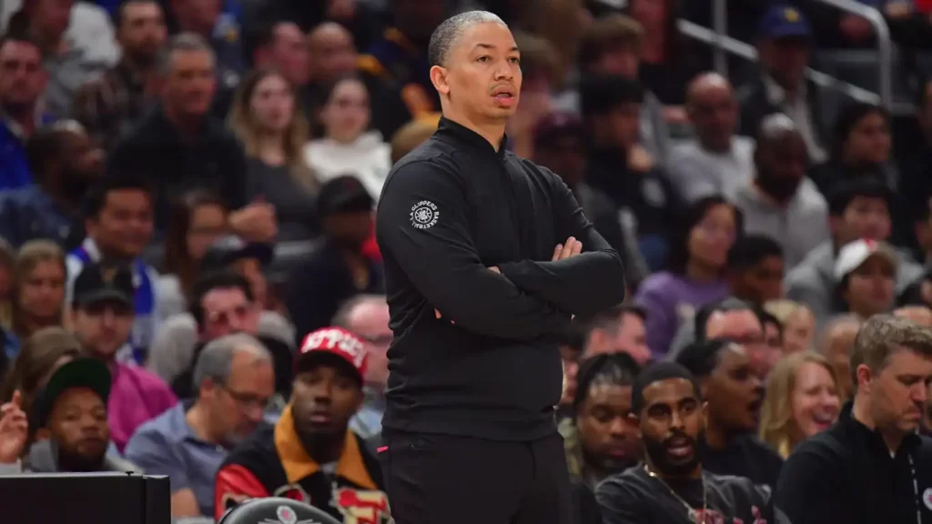 Clippers extensão Tyronn Lue