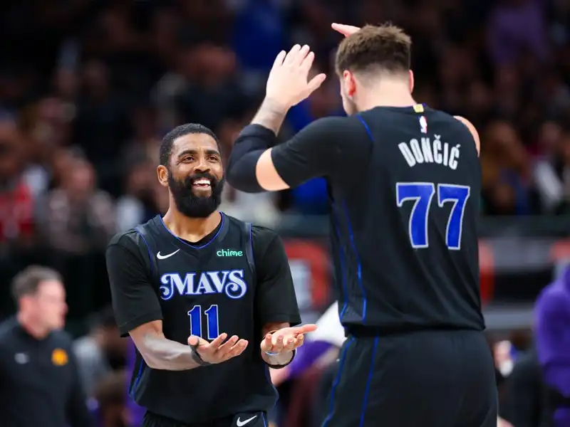 Kyrie Irving e Luka Doncic Dallas Mavericks