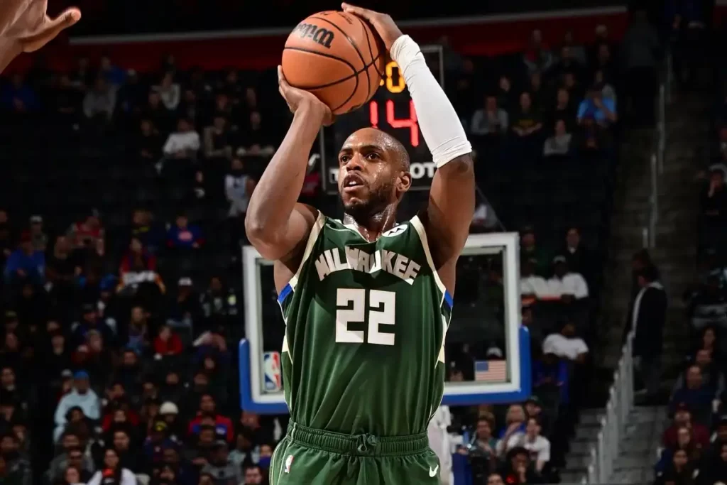 Khris Middleton cirurgias