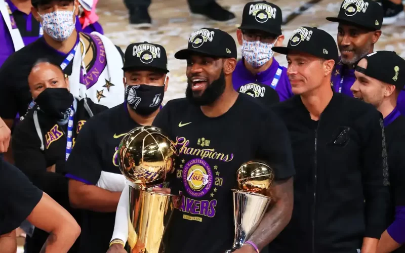 LeBron James vencer Lakers