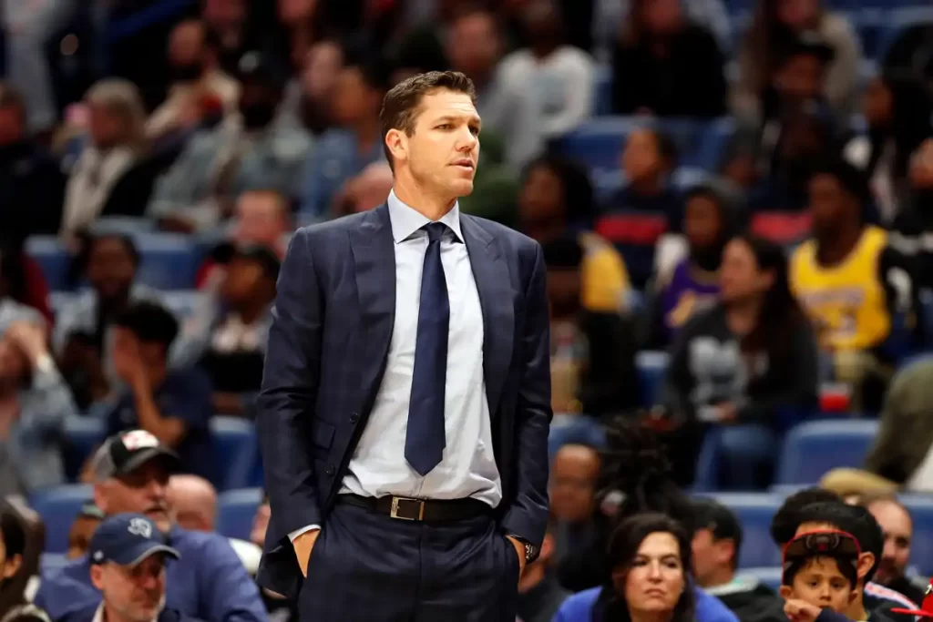 Pistons Luke Walton