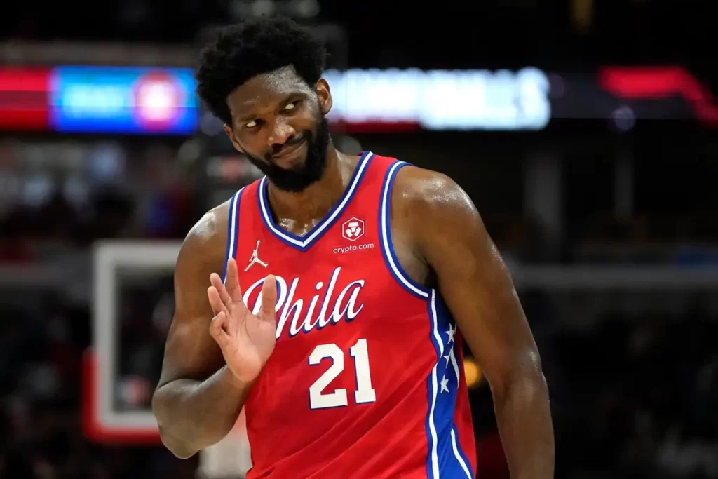 76ers multado Embiid