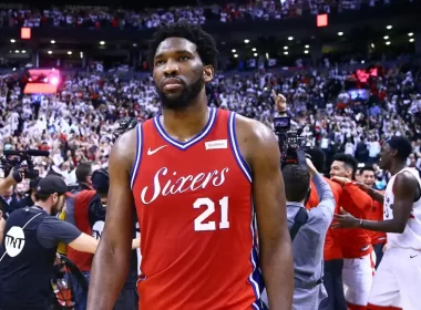 Joel Embiid fora Pré-Temporada