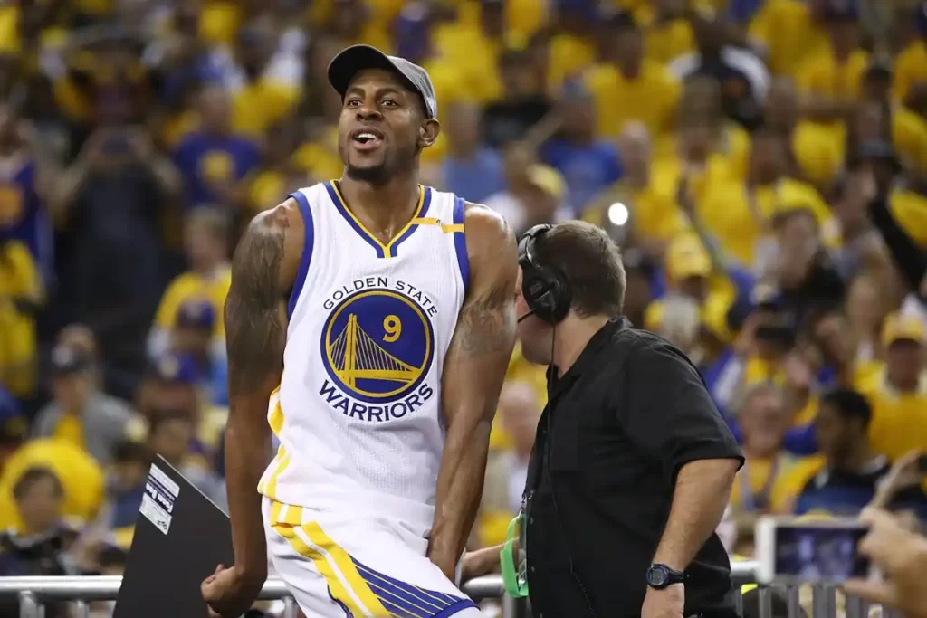 Warriors aposentar camisa Iguodala