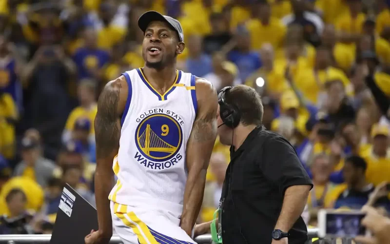 Warriors aposentar camisa Iguodala
