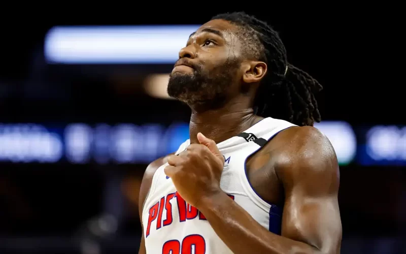 Stewart Pistons suspenso multado