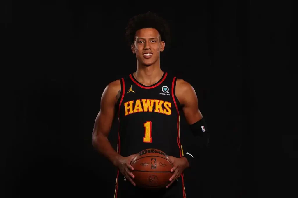 Jalen Johnson Hawks fora temporada