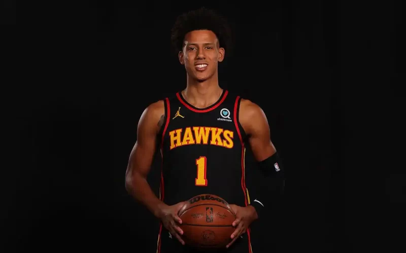 Jalen Johnson Hawks fora temporada