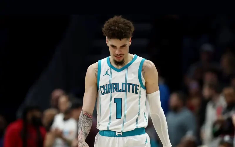 LaMelo Ball entorse tornozelo