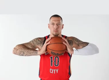 Pelicans troca Theis Thunder