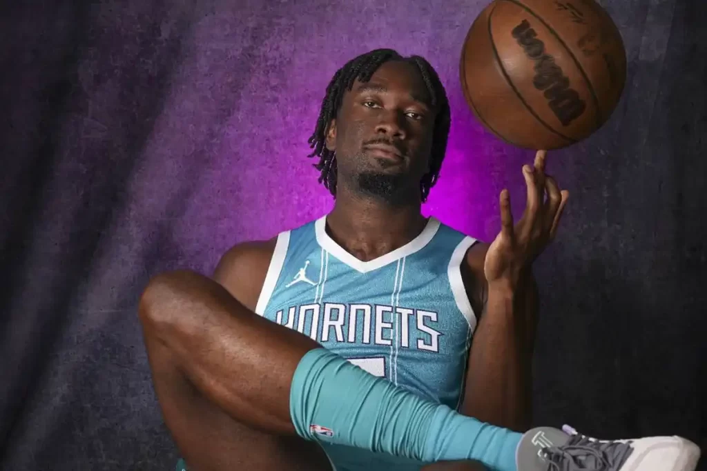 Lakers Knecht Mark Williams Hornets