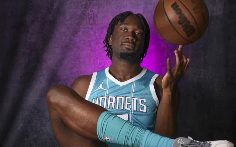 Lakers Knecht Mark Williams Hornets