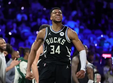 Antetokounmpo Bucks 20 mil