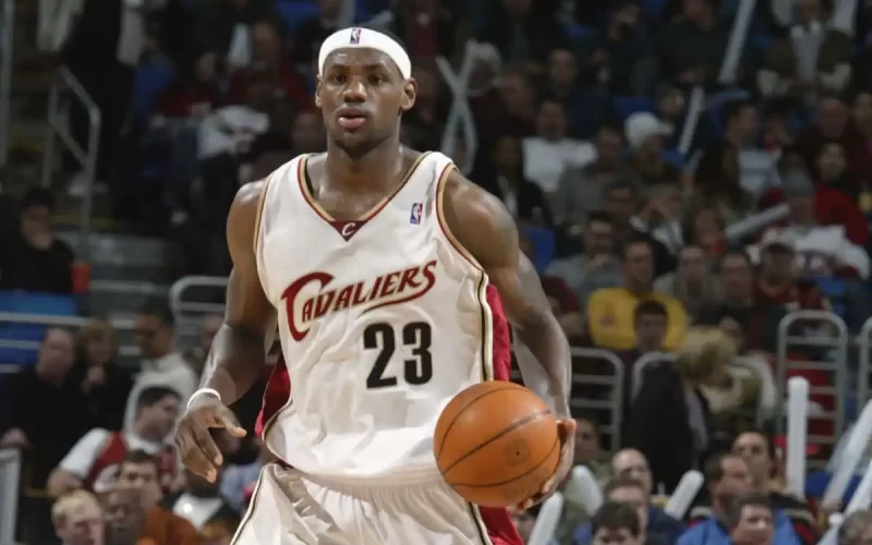 LeBron James manipulação Draft