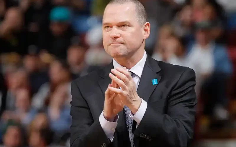 Nuggets demite treinador Malone