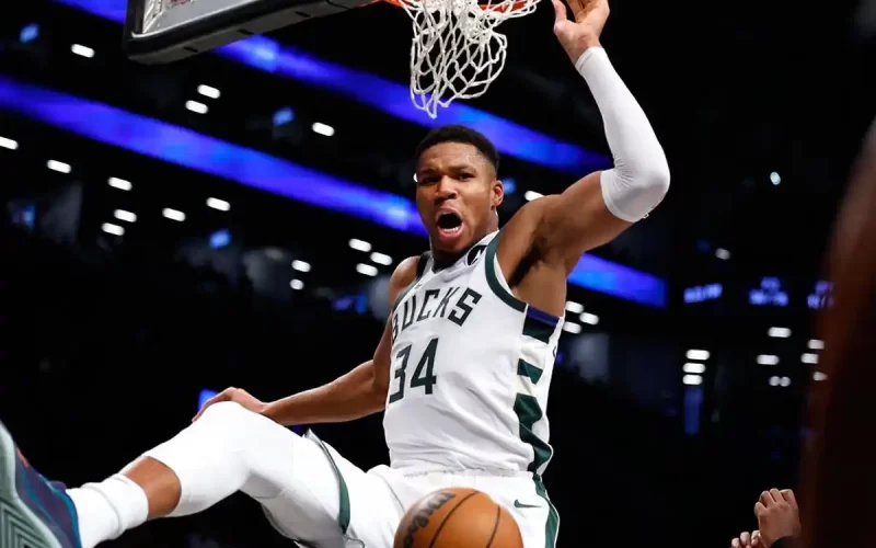 Giannis Antetokounmpo Bucks reunião