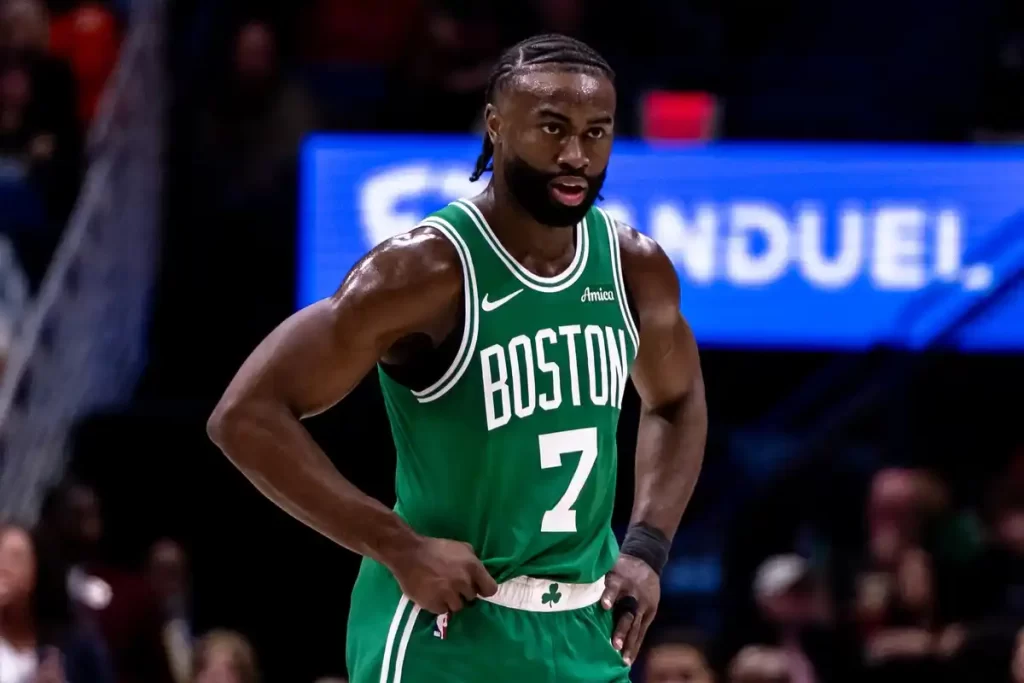 Jaylen Brown atualização lesão