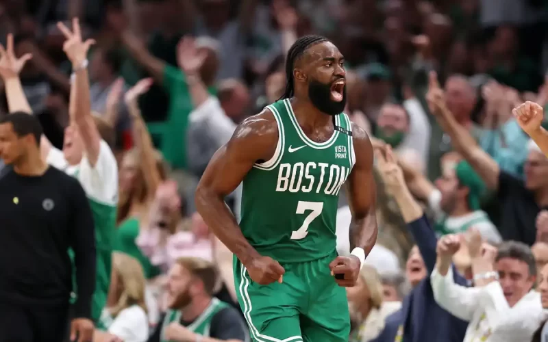 Jaylen Brown cirurgia