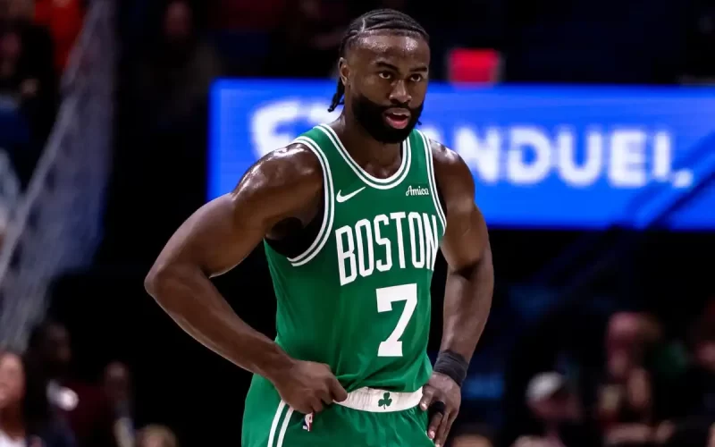 Jaylen Brown atualização lesão