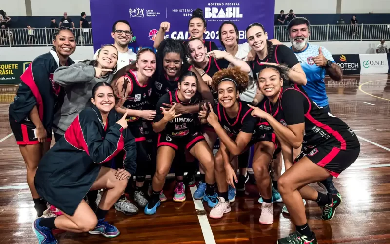 Blumenau primeira vitória