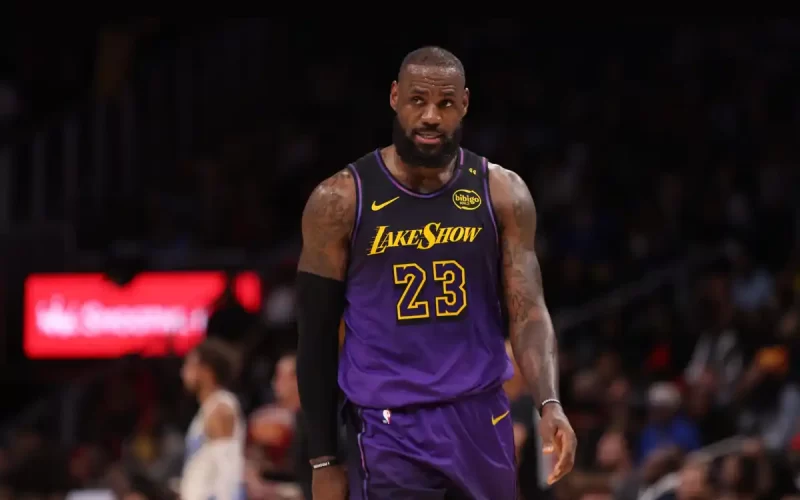 LeBron James Lakers aposentadoria