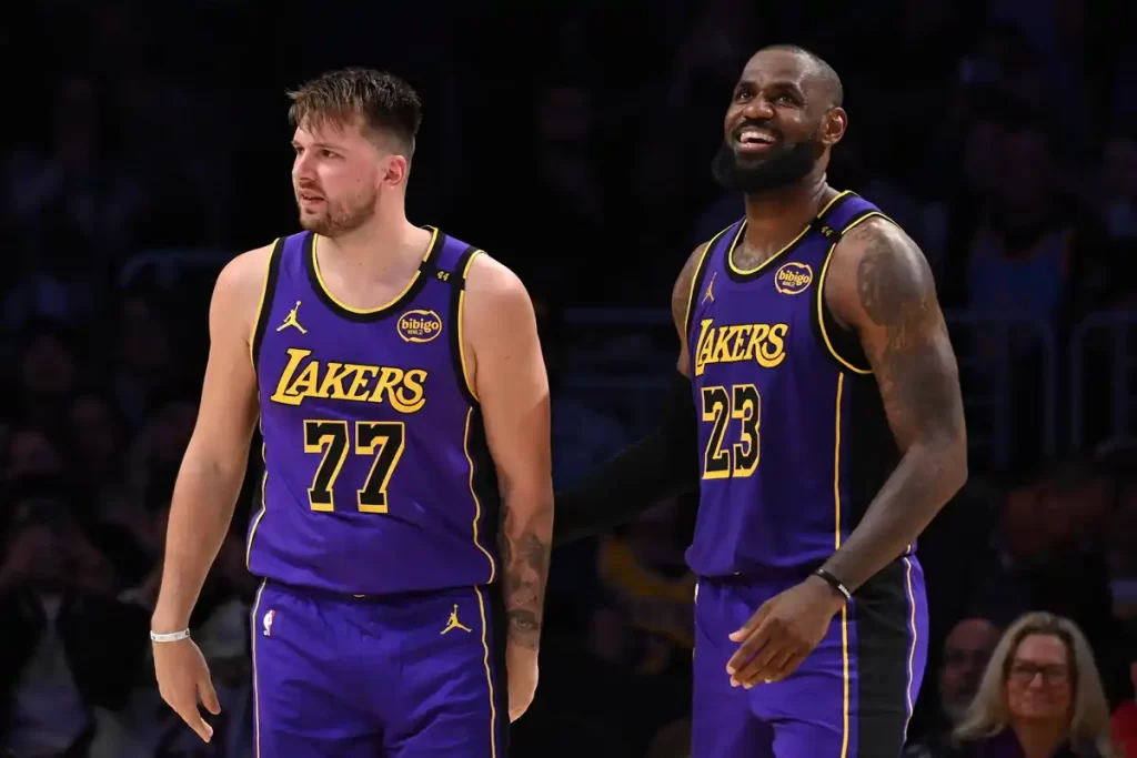 lakers pivô