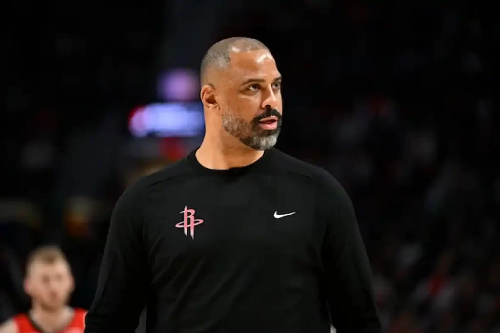 Rockets extensão Ime Udoka