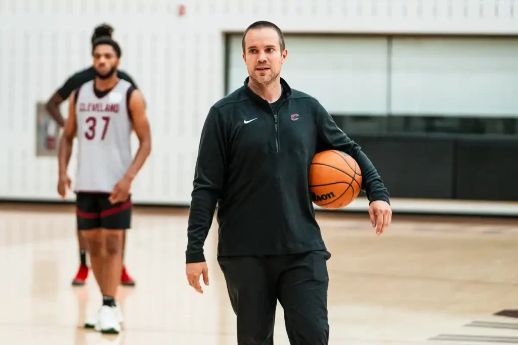 Suns Jordan Ott treinador