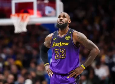 Lakers LeBron James opção