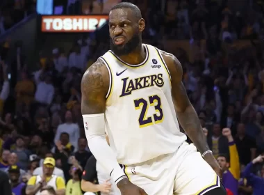 LeBron James joelho temporada