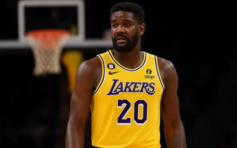 Deandre Ayton Lakers
