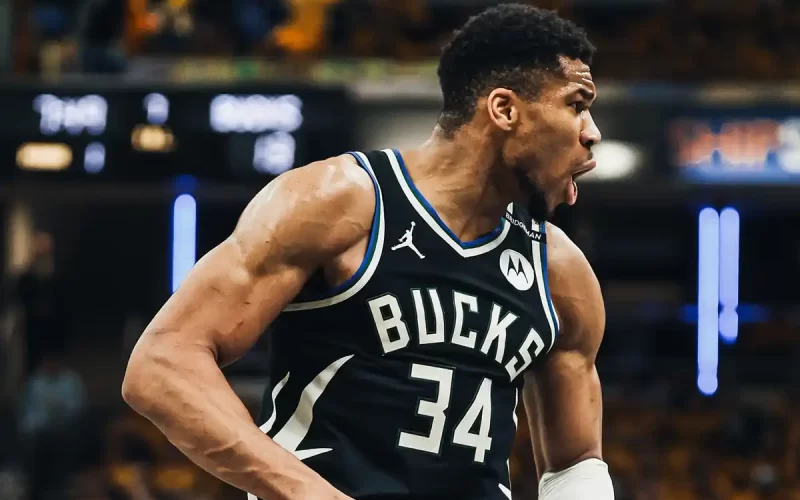 Giannis Antetokounmpo Bucks