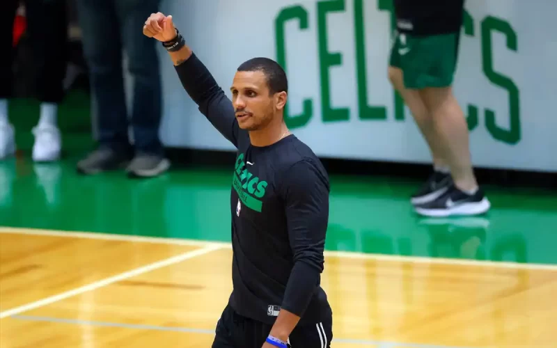 Celtics estende Joe Mazzulla
