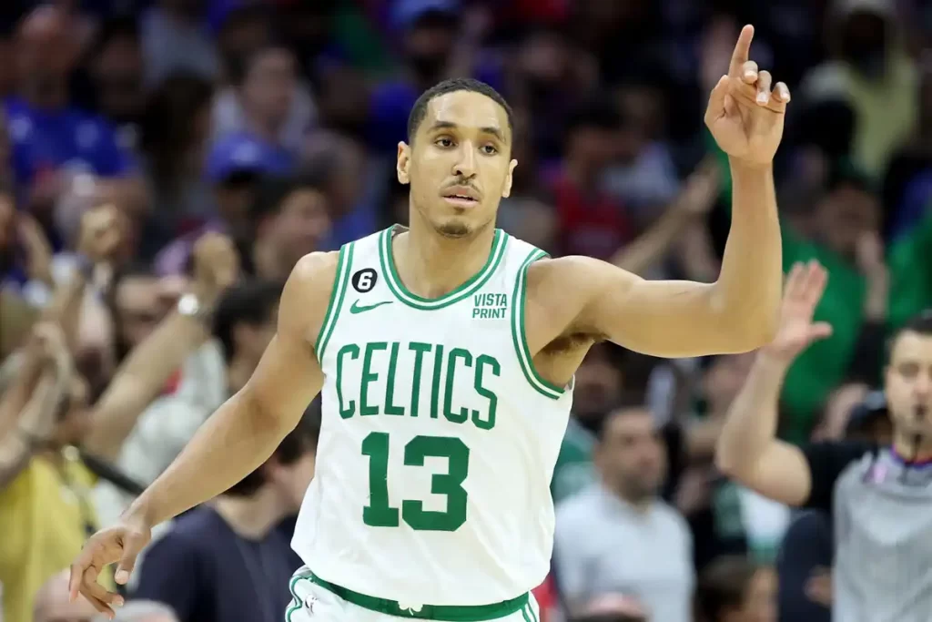 Malcolm Brogdon aposenta